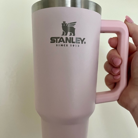 Stanley Quencher 40oz in Petal - Picture 2 of 12